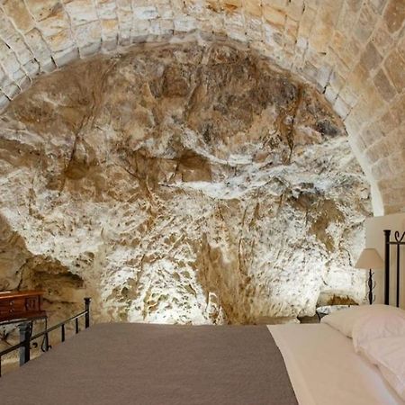 Domum In Petra Casa Nella Roccia Self Check - In Modica Exterior foto