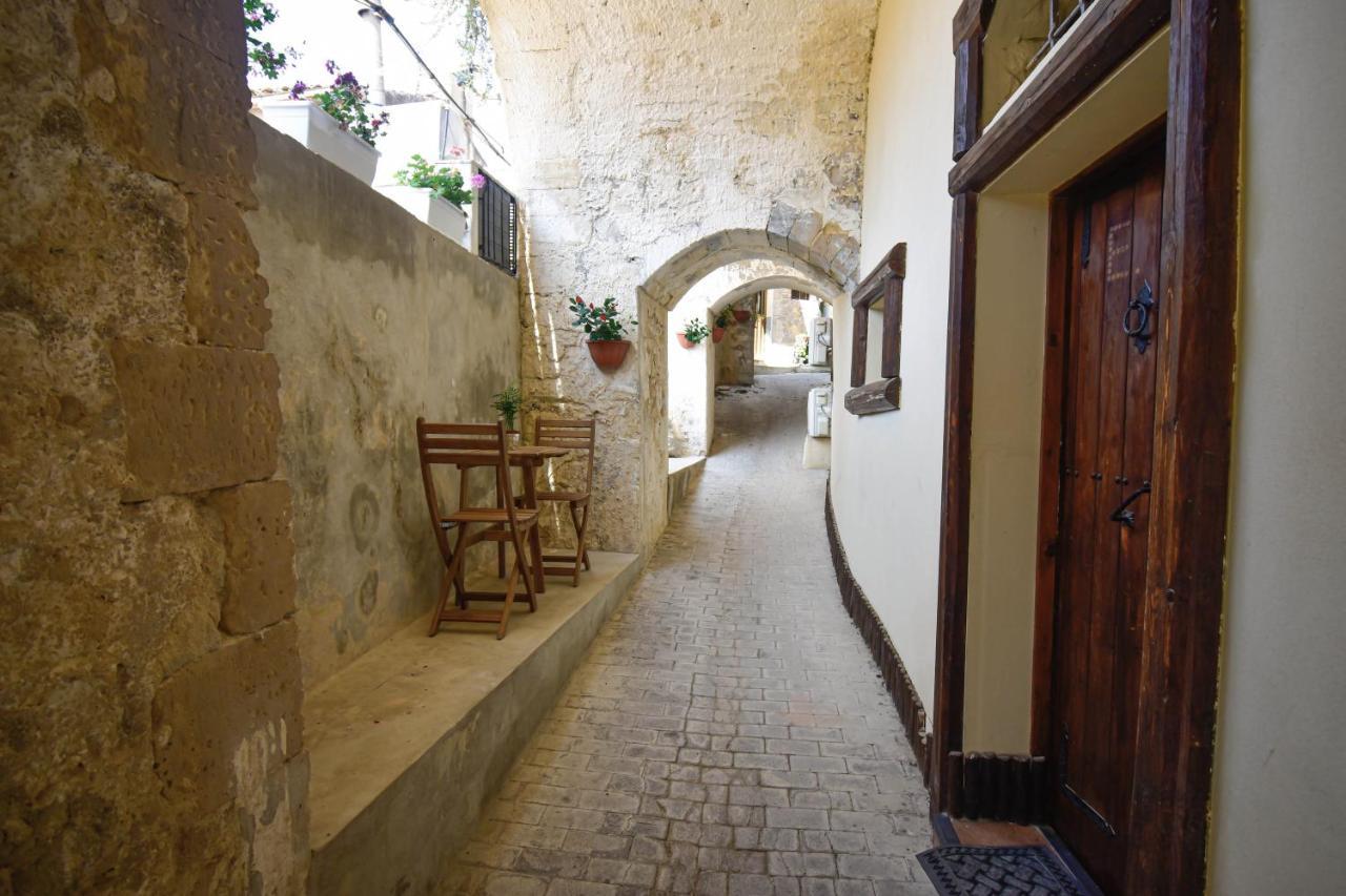 Domum In Petra Casa Nella Roccia Self Check - In Modica Exterior foto
